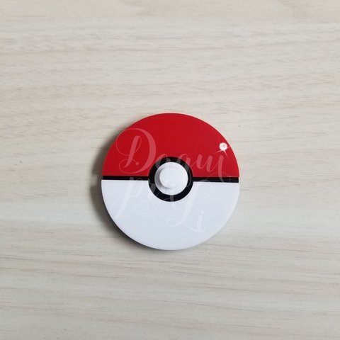 aplique espelhado pokebola