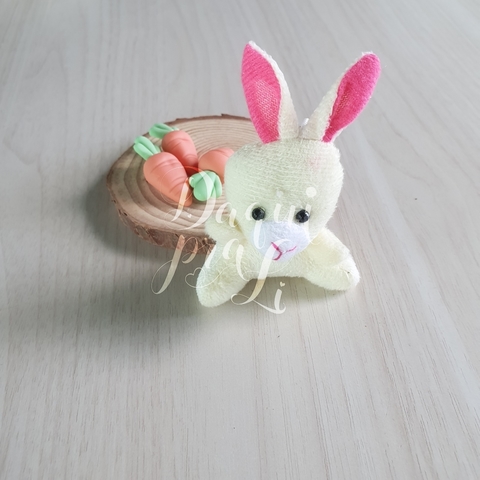 mini coelho pelucia