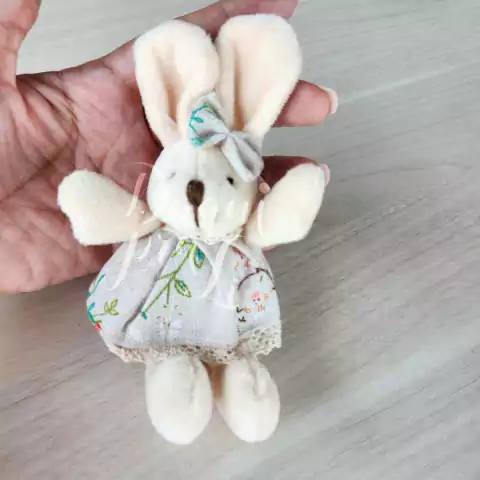 Coelha Pelúcia Vestido Rústico (1 Unid)
