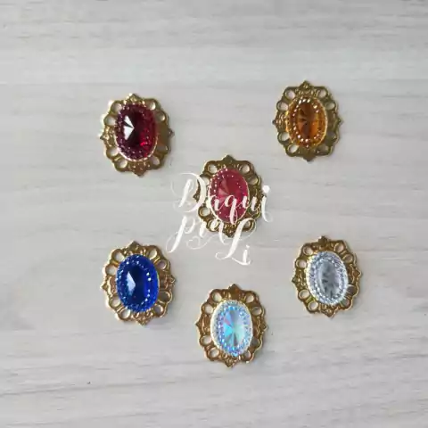 Tag Oval Dourada 2,8cm x 2,4cm (10 Pçs)