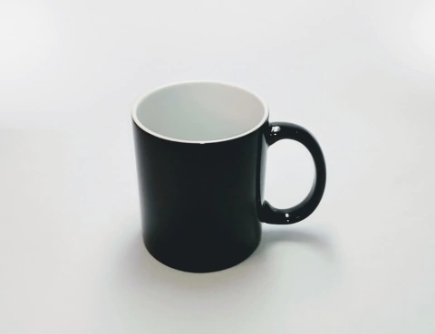 Caneca Cerâmica Magica Preta Brilho 325 ml