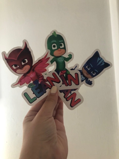 STICKERS TROQUELADOS CON FORMAS ESPECIALES POR PLANCHA