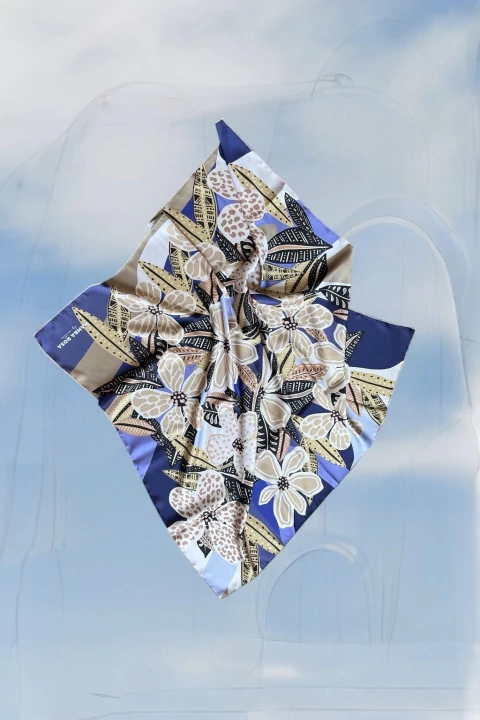 Pañuelo GARDENIA 70x70 - comprar online