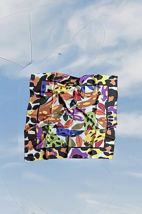 Pañuelo PLATANOS 70x70 - comprar online