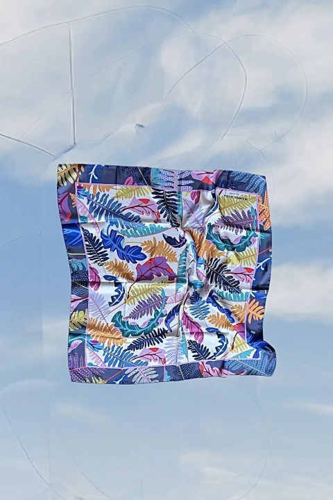 Pañuelo HOJAS 70x70 - comprar online