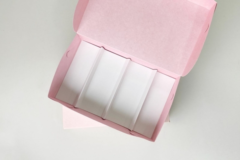 CAJA DEGUSTACION 24X15X5.5CM ROSA/BLANCA- petit four