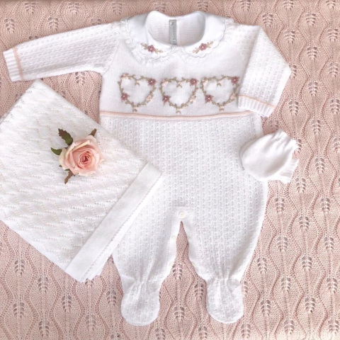 macacao-de-bebe-para-menina-amanda-branco-com-gola