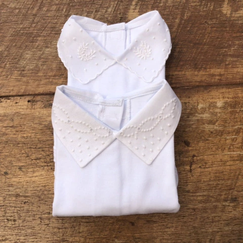 body-de-gola-bordada-para-bebe-com-mangas-compridas