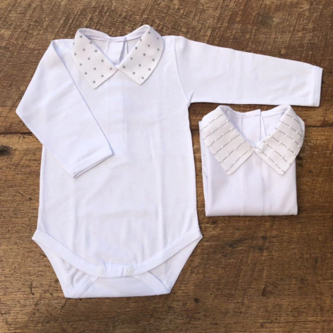 body-com-gola-bordada-cinza-de-mangas-longas