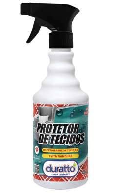 Frasco de protetor de tecidos Duratto de 500ml com spray, apresentando o rótulo que destaca suas propriedades de impermeabilização e prevenção de manchas.