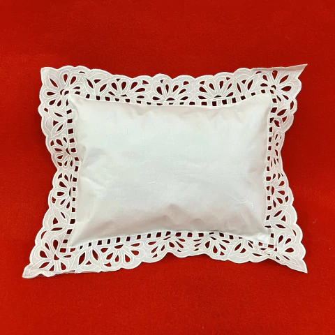 Almofada Retangular de Rechilieu Vazado
