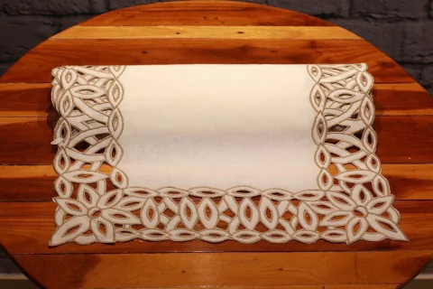 Caminho Richilieu Vazado 1,5m Bege - comprar online