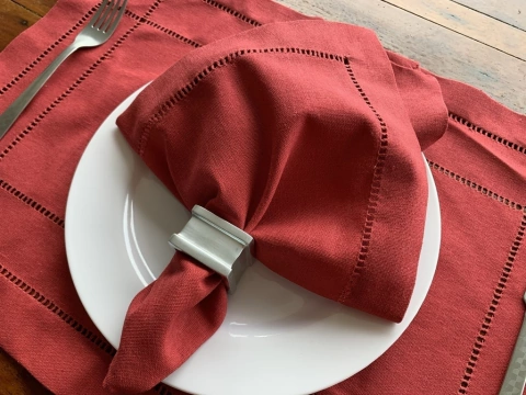 Jogo Americano de Ponto Ajour Manual - Vermelho Marsala