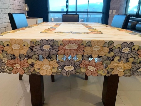 Toalha de Mesa Retangular em Rechilieu Colorido 3m