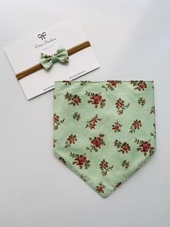 Babador Verde Floral + Laço