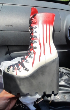 Botas taco palo Bloody Queen, de Dollskill - CTZ - comprar online
