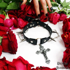 Choker Haunted Sacred Cross 1 en internet