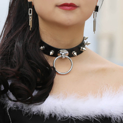 Choker Spikes 1 en internet