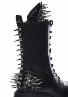 Borcegos Spiked Child en internet