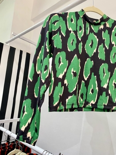 Imagen de POLERA AFRICA CROP