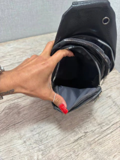 Mochila e Pochete Transversal Rock - comprar online