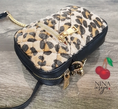 Bolsinha Veludo Onça - comprar online