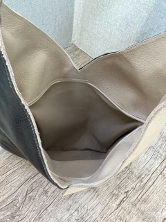 Bolsa Sacola V em Couro - comprar online
