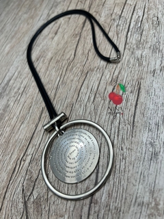 Colar Oração Pai Nosso Medalhão Longo - loja online