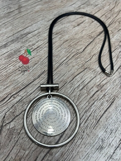 Colar Oração Pai Nosso Medalhão Longo - NinaCereja