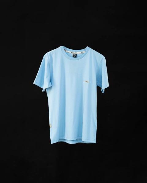 Remera regular celeste