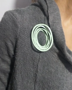 Broche Megáfono en internet