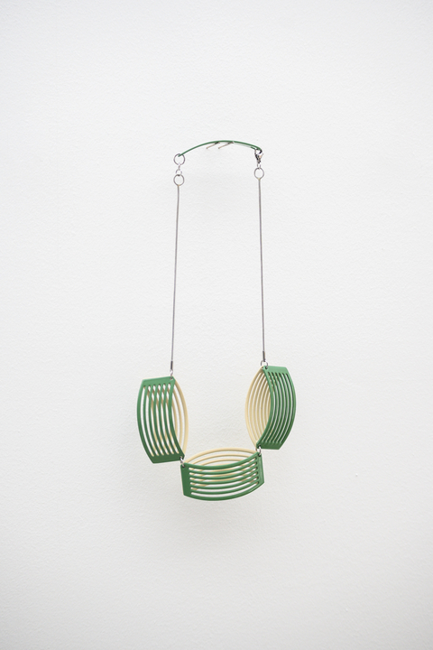 Collar Ilusión crudo y verde