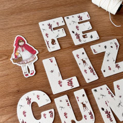 Guirnalda de letras + 2 personajes