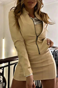 CHAQUETA FRIDA BEIGE (cuero elastizado) - Fiurla