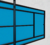 Quadro de escultura de parede 2D com fundo azul e estrutura preta, ideal para decoração de ambientes minimalistas e esportivos.
