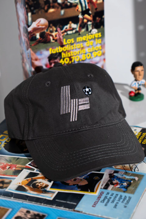 GORRA CALCIO GRIS - comprar online