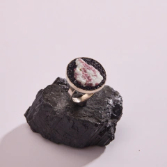 ANILLO PETRA - TURMALINA NEGRA Y ROSA: Acompaña a amar sin miedo y a recibir amor sin culpa - comprar online
