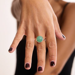 ANILLO REDONDO MINI CUARZO VERDE : “Mi corazón sana, se fortalece y vuelve a florecer.” - comprar online