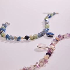 Collar Sirena - FLUORITA y CUARZO ROSA - TE ORDENA, LIMPIA LO QUE PESA Y SUAVIZA LO QUE DUELE - Propósito Puro