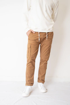 PANTALÓN CARGO DE HOMBRE MARTE TOSTADO