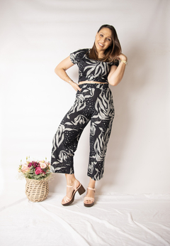 Remera Summer Estampado Negro Lunares en internet