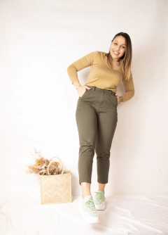 Remera básica escote V - tienda online