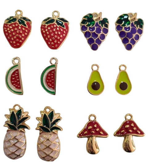 Pingente - Frutas Banhadas - Morango/Uva/Abacaxi/Cogumelo/Abacate/Melancia - Dourado - 1un