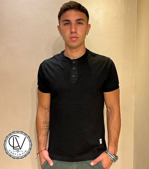 Remera Botones Negra