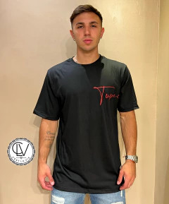 Remera Monk Negra en internet