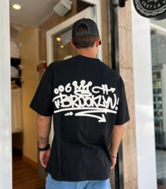 Remera Brooklyn Negra en internet