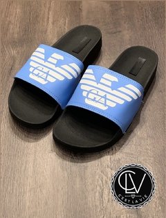 Ojotas Armani Celestes en internet