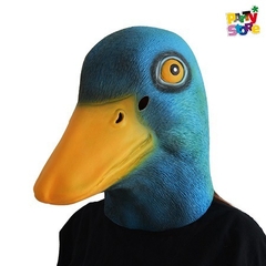 Máscara de látex de pato, ideal para disfraces de Halloween, presentada sobre una persona con camiseta negra.