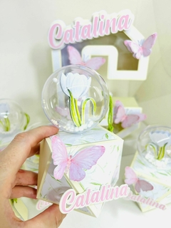 Caja Triangular con Esfera completa
