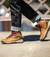 Imagen de Botas Impermeables Newton Ridge Plus Mujer • Elk, Mountain red • Columbia